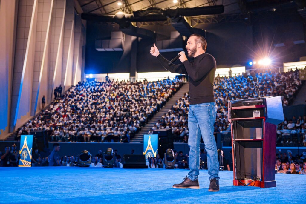 GmG_JLdWgAAjx6y GmG JLdWgAAjx6y