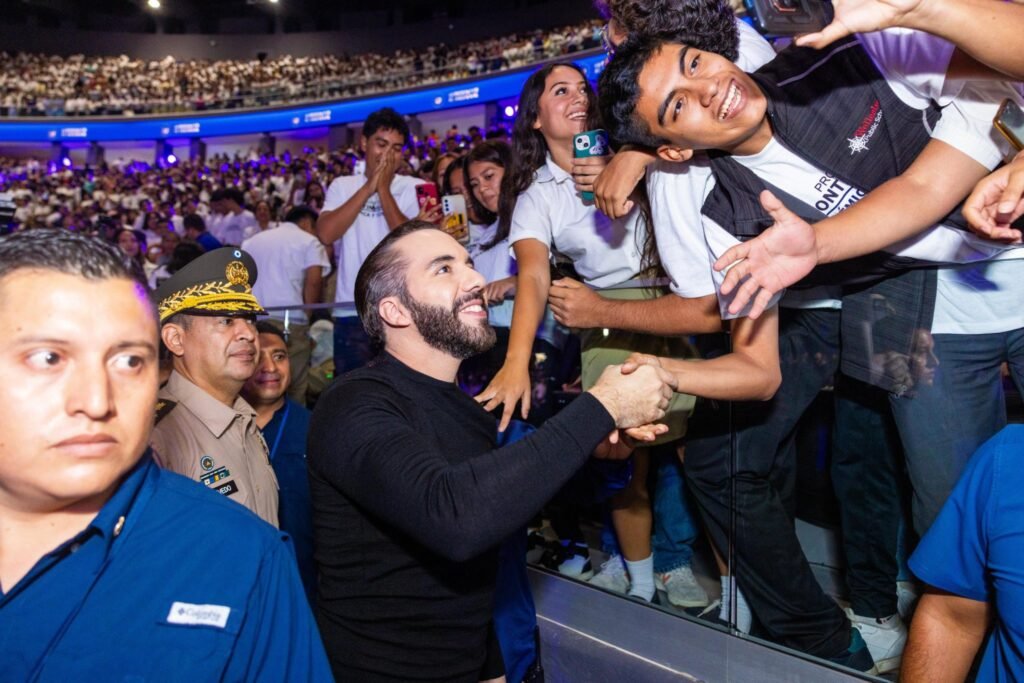 GmHVBsRW4AEtg3Q GmHVBsRW4AEtg3Q