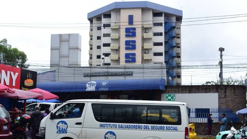 El ISSS desmiente cierres y aclara reorganización de clínicas comunales 1 img 2843 1