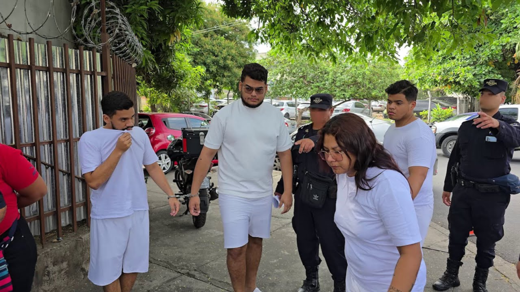 3f39552b 8ccf 4b24 a88e 90adf7a13504