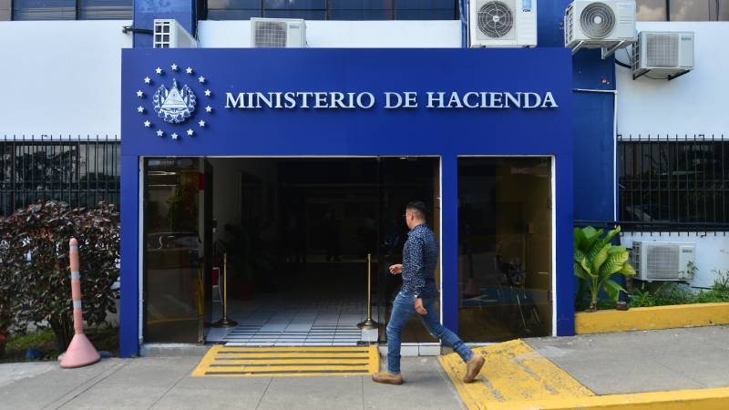El 30 de abril vence el plazo para presentar la Declaración del Impuesto Sobre la Renta. 2 EDC edificios del Ministerio de Hacienda 1025 1