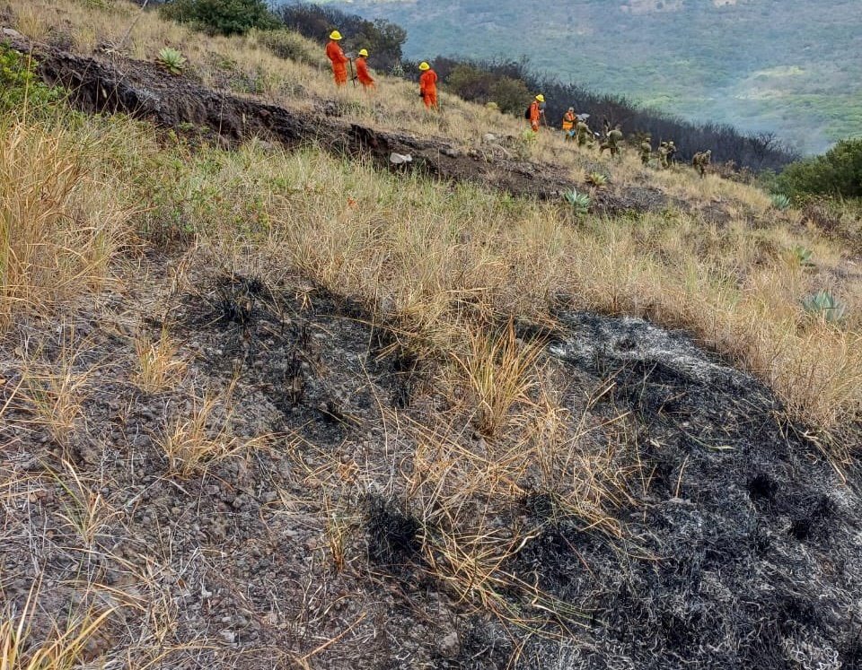 El volcán Chaparrastique sufre incendio causando daños en 20 hectáreas. 2