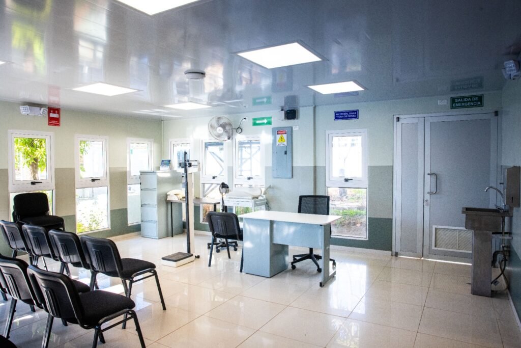 Cantón El Zapote en Jucuarán, beneficiado con remodelada unidad de Salud 1 GnsVQ8rXwAElXn9