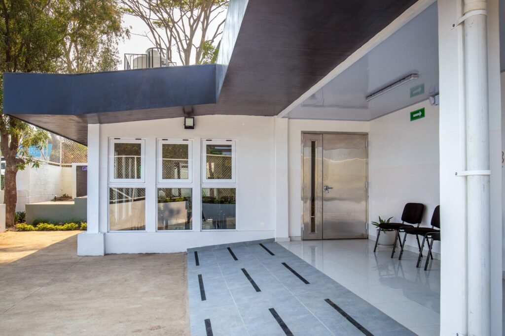 Cantón El Zapote en Jucuarán, beneficiado con remodelada unidad de Salud 3 GnsVRBmWwAAMw99