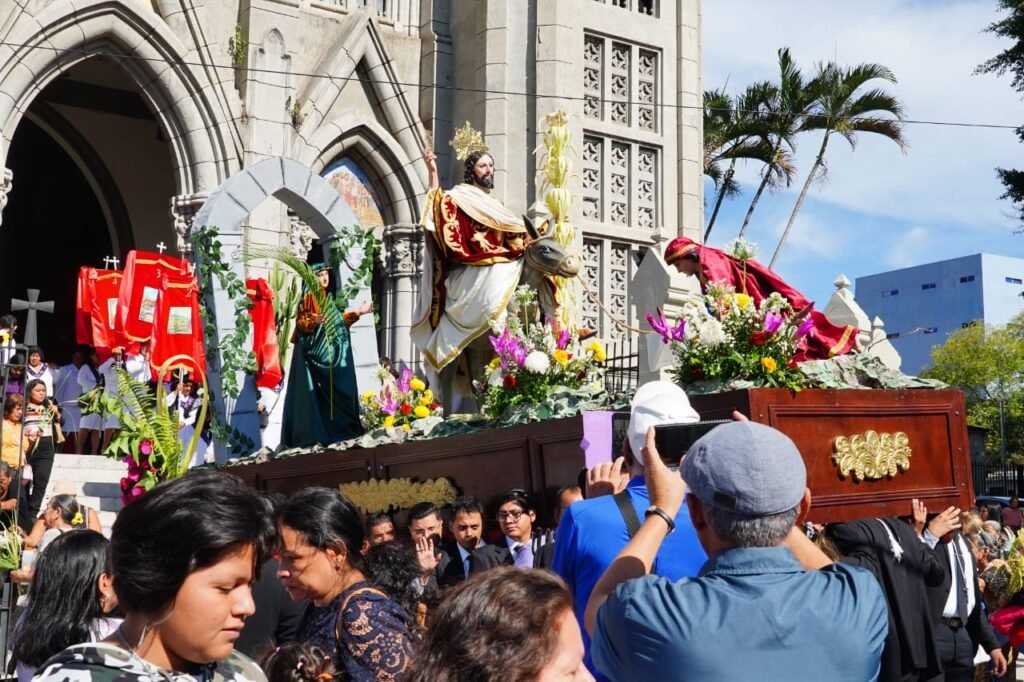 Domingo de Ramos, los acontecimientos del 9 de Nisán. 6 Gobj1bFW0AA2ach