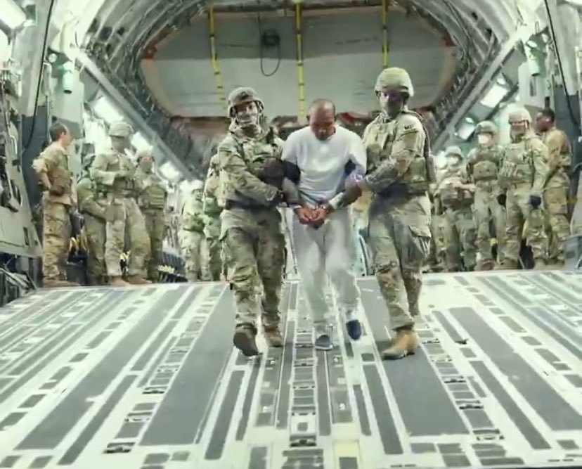 Trasladan al CECOT a 10 criminales desde Guantánamo, Cuba. 1 Gocy00oXAAA6 1L