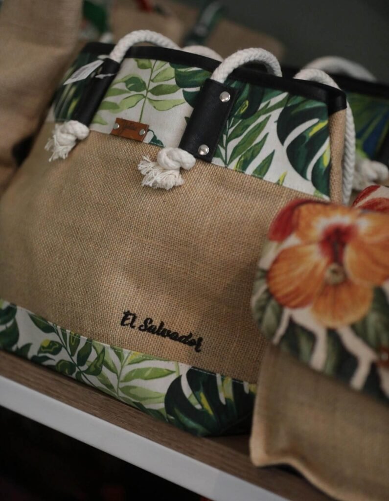 CONAMYPE impulsa el desarrollo de artesanos con la apertura del CEDART. 4 GpQR8ddXoAAkY4g