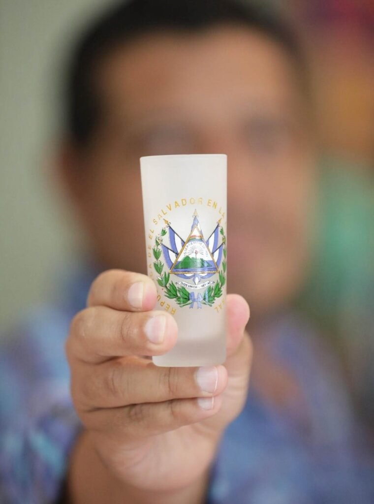 CONAMYPE impulsa el desarrollo de artesanos con la apertura del CEDART. 9 GpQR8kSW8AA fsY