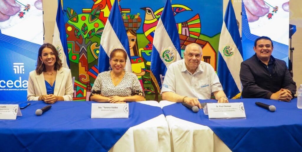 CONAMYPE impulsa el desarrollo de artesanos con la apertura del CEDART. 1 GpQix tWgAAvUJF 1