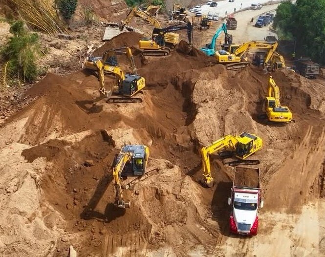 Derrumbe de gran magnitud en Los Chorros 6 GpeUAIkXkAAk8V3