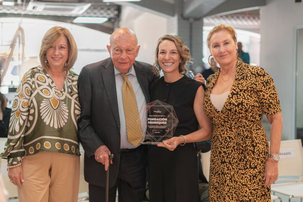 Fundación Henríquez y Glasswing International consolidan espacios para el desarrollo juvenil en El Salvador 6 img 20250411 wa00947632862716229054516