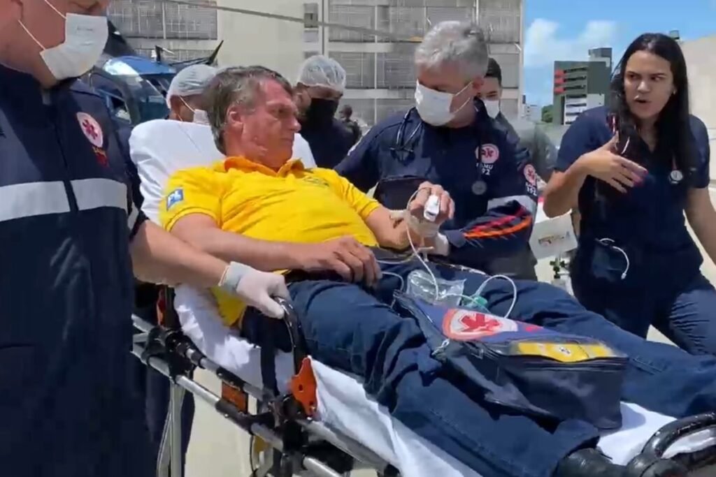 Bolsonaro segue internado 1