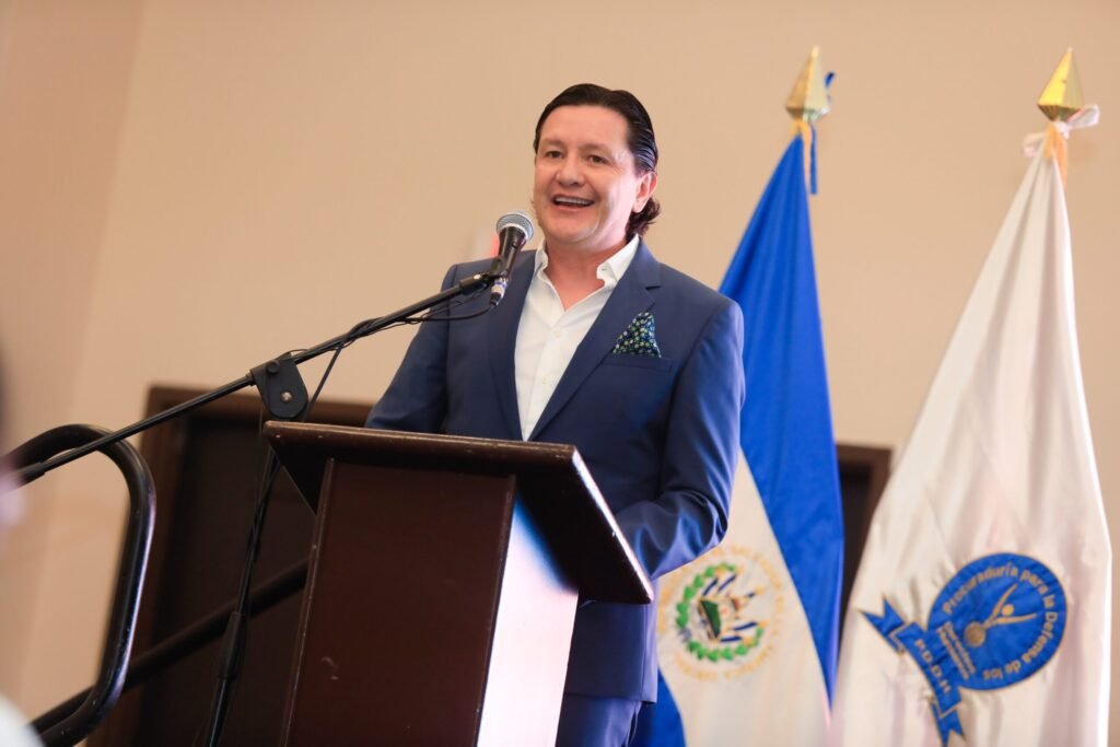 Comisionado Andres Guzman scaled 2