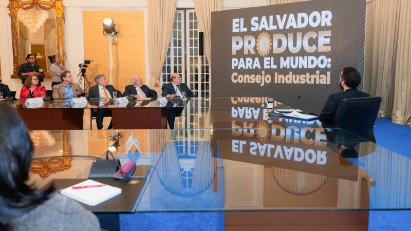 Consejo industrial en capres nayib bukele 01