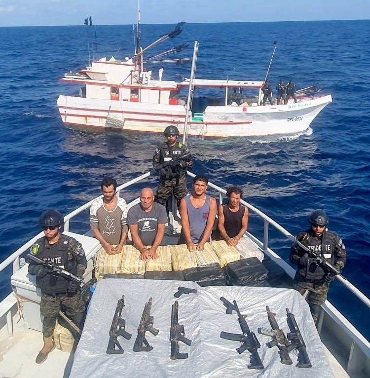 El presidente Nayib Bukele informó de otra incautación de droga en altamar. 3 GqT0Y5vWMAAYS5M