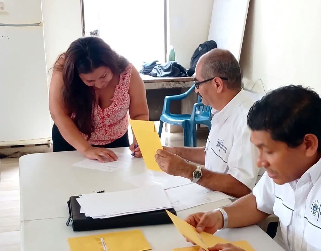 Ministerio de Vivienda se reunió con familias pertenecientes a la cooperativa ACOV-UVD. 7 GrQ2FOcXQAAc aU