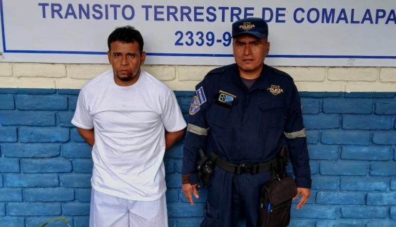 Conductor ebrio choco contra puente en San Pedro Masahuat. 3 GrQHjx6XoAEaBXK 1