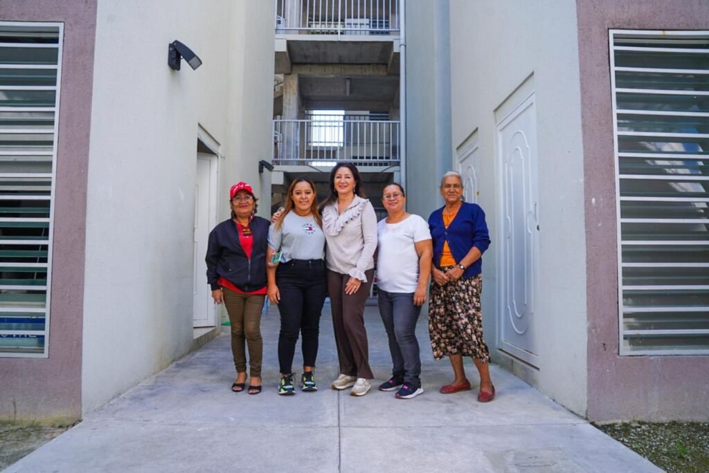 Ministerio de Vivienda se reunió con familias pertenecientes a la cooperativa ACOV-UVD. 9 GrQnENMXsAAZOTG 2