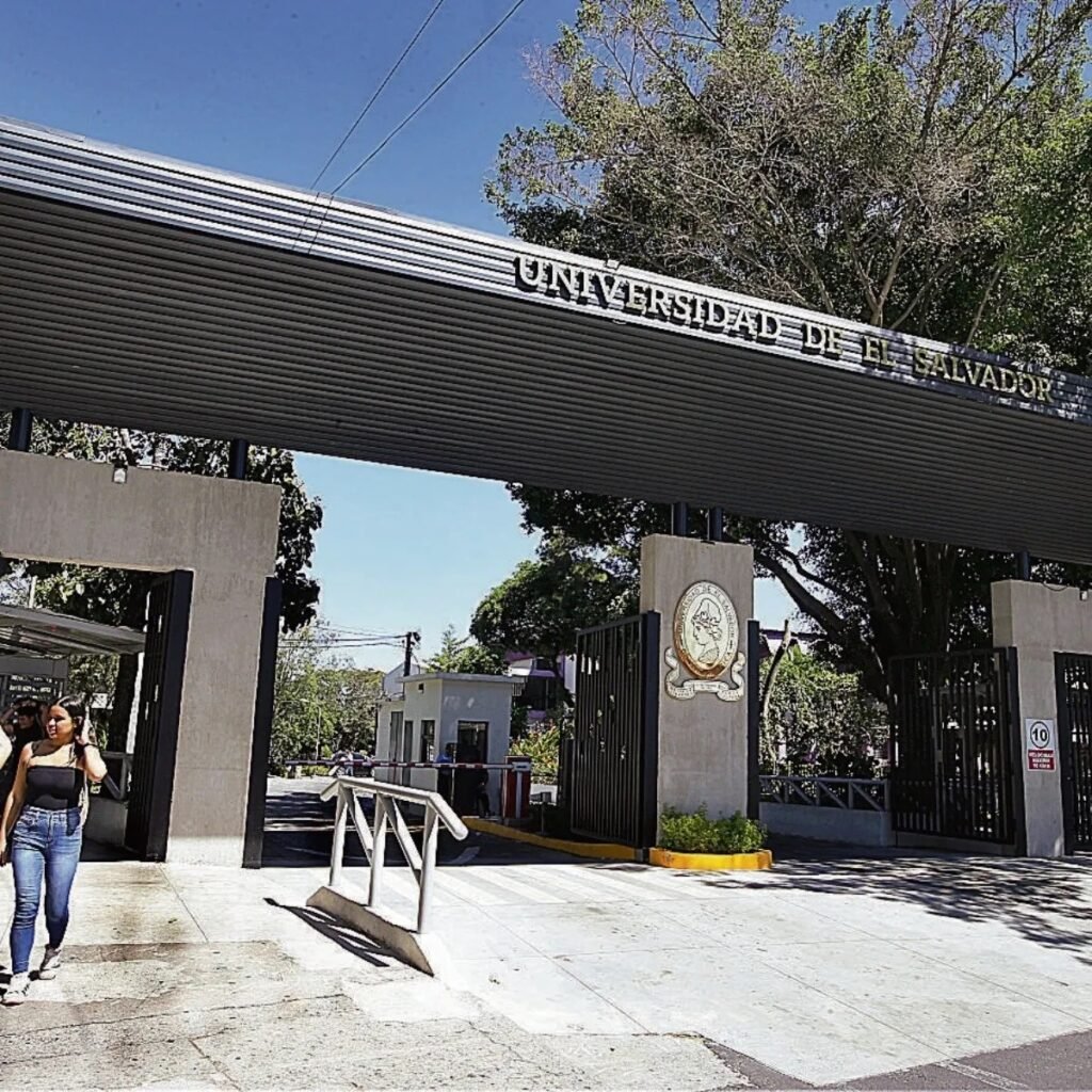 Gobierno salda deuda con la UES con un desembolso de $25.7 millones 2 img 4563