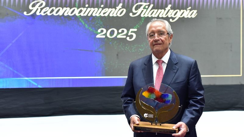 EDC Roberto Kriete recibe premio filantropia por camarasal 23