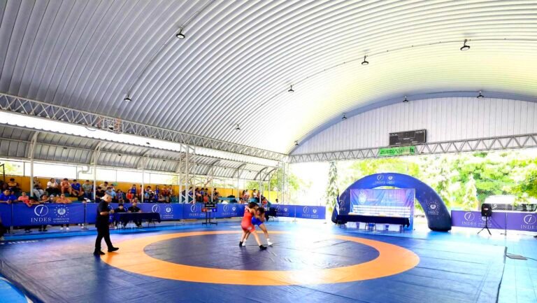 Kevin Guevara rojo vs Elvis Duran Torneo Estudiantil de Luchas 23072025 08 768x433 1