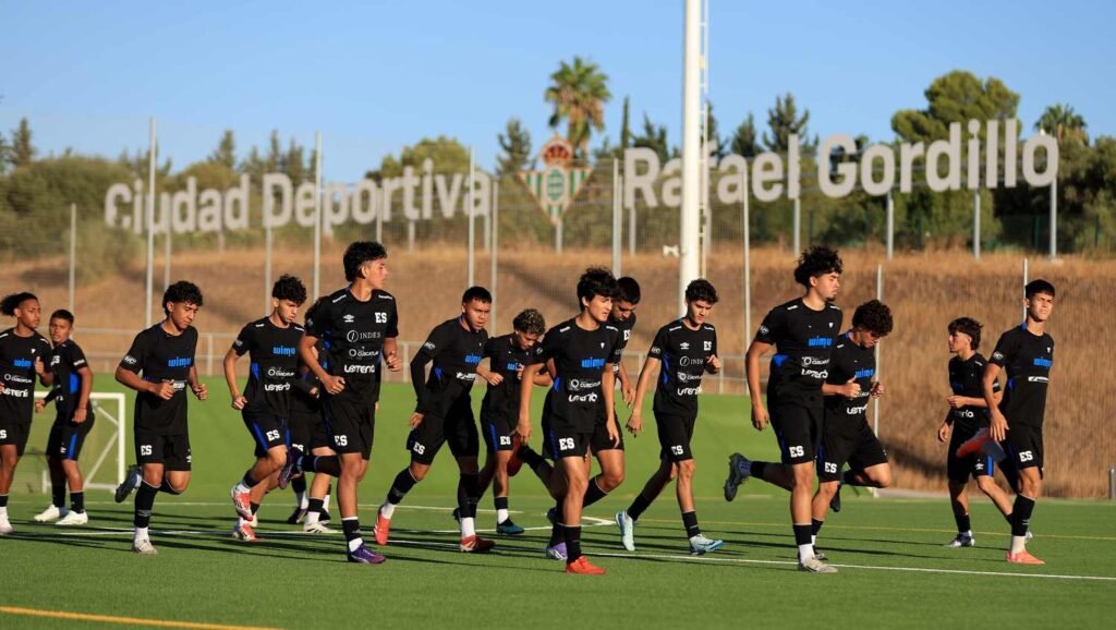 Entreno Seleccion ESA Sub 17 en Ciudad Deportivo Rafael Gordillo Sevilla 01092025 30