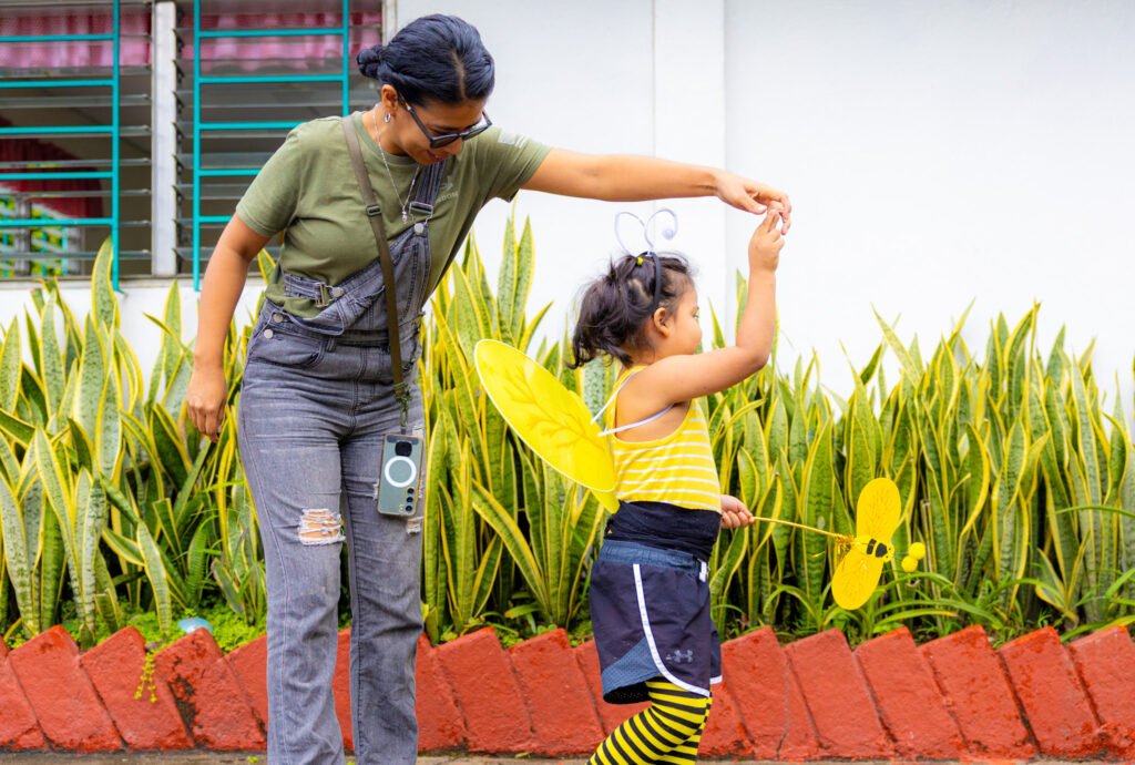 Niñez disfruta de la experiencia creativa "Juguemos a Disfrazarnos de Animales" en el Mes de la Niñez y el Juego. 5 1N0A3056