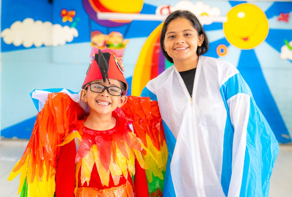 Niñez disfruta de la experiencia creativa "Juguemos a Disfrazarnos de Animales" en el Mes de la Niñez y el Juego. 9 1N0A3524