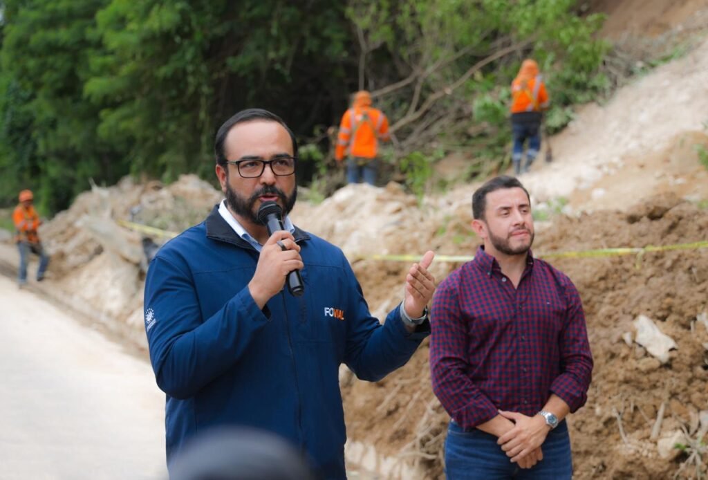 Gobierno interviene talud en autopista a Comalapa debido a deslizamiento por lluvias. 3 558034585 1162996832671242 7761669583507366116 n