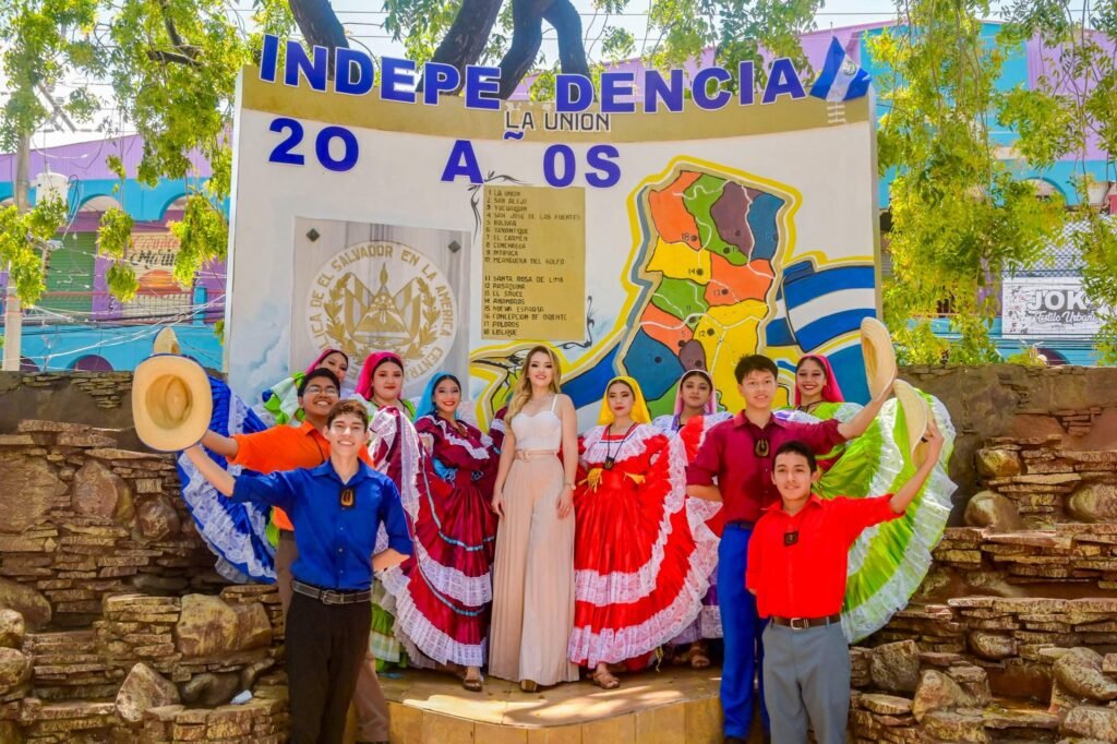 La Unión recibió el Tour Miss Turismo El Salvador 2025. 4 G2DkyebWUAAOlvv 1