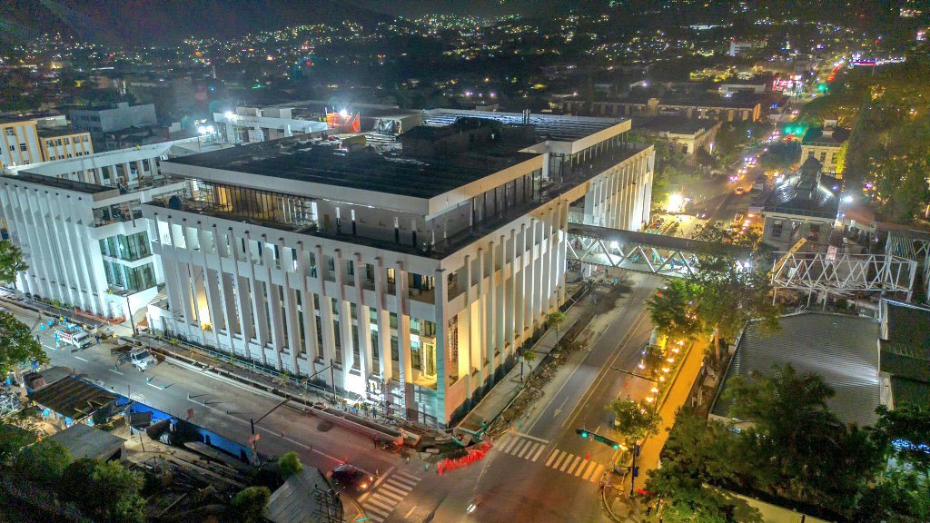 Comienza equipamiento del nuevo Hospital Rosales. 2 G2mF5WjWAAAIGfO