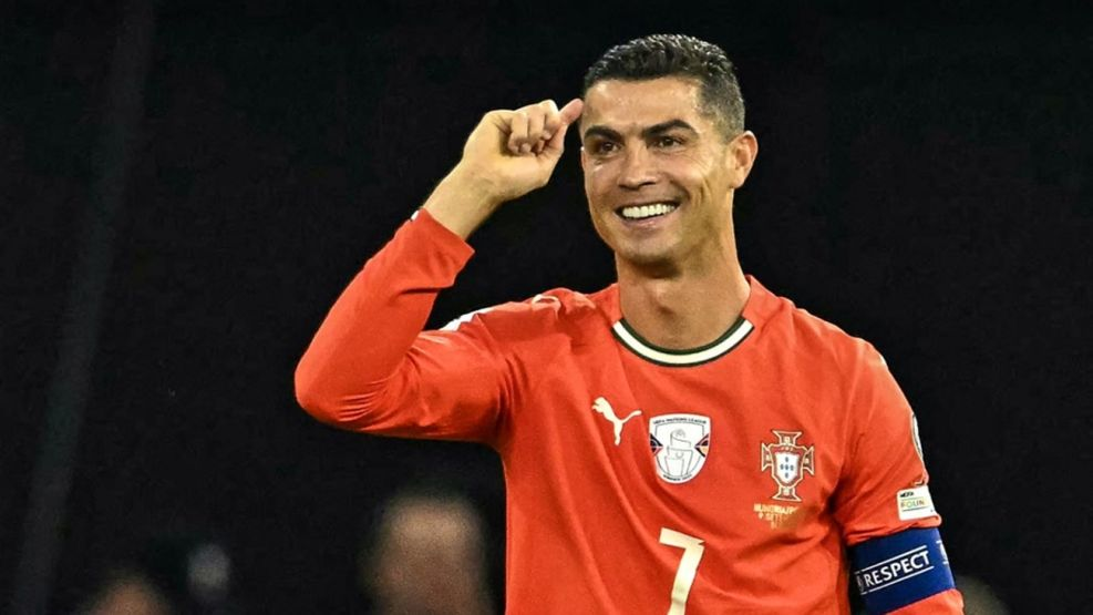 Cristiano Ronaldo, el futbolista mejor pagado del mundo en 2025 según Forbes. 1 image 332