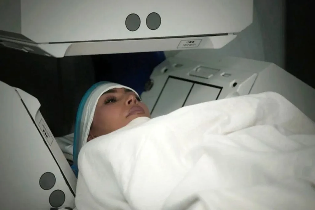 Kim Kardashian revela entre lágrimas su diagnóstico médico y culpa a Kanye West. 2 image 424