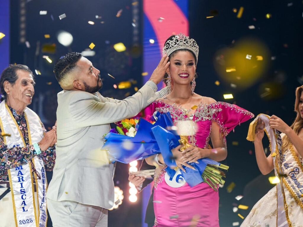 Belinda Castellanos gana la corona de la Reina del Carnaval de San Miguel 2025, con una producción histórica. 1 WhatsApp Image 2025 11 23 at 1.50.46 AM 1