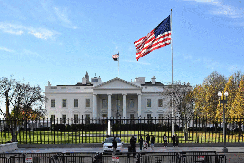 E.E.UU. reexamina "Green Cards" a 19 países tras tiroteo en Washington. 1 image 242
