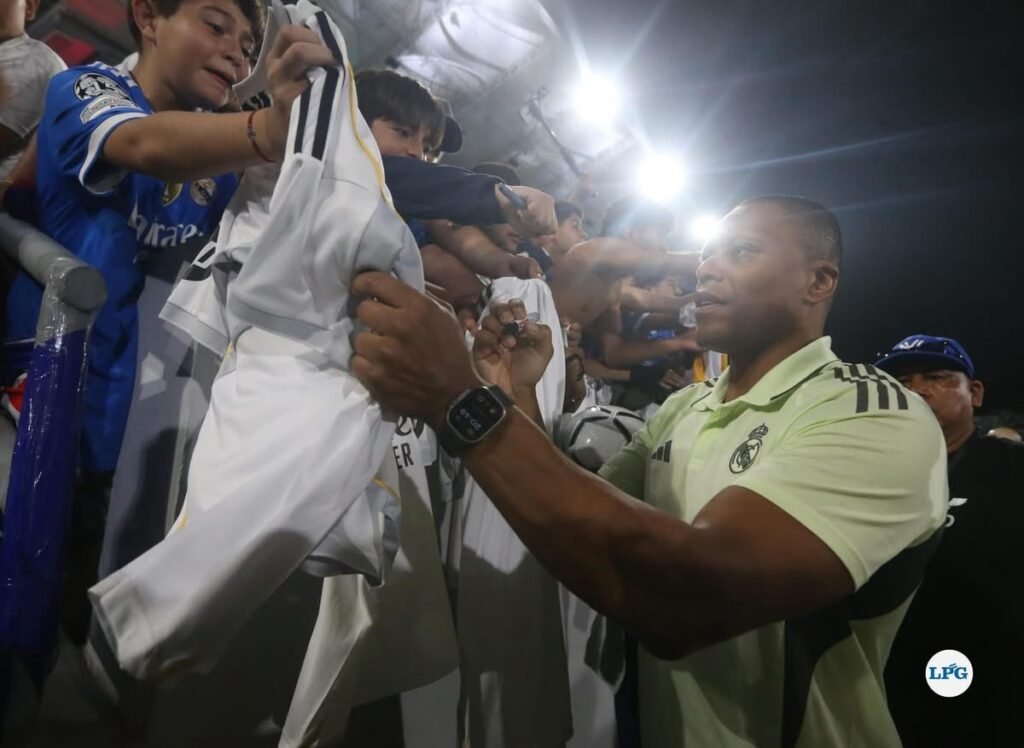 Barcelona Derrota 2-0 al Real Madrid en el Clásico de Leyendas Disputado en El Salvador 6 img 3161 1