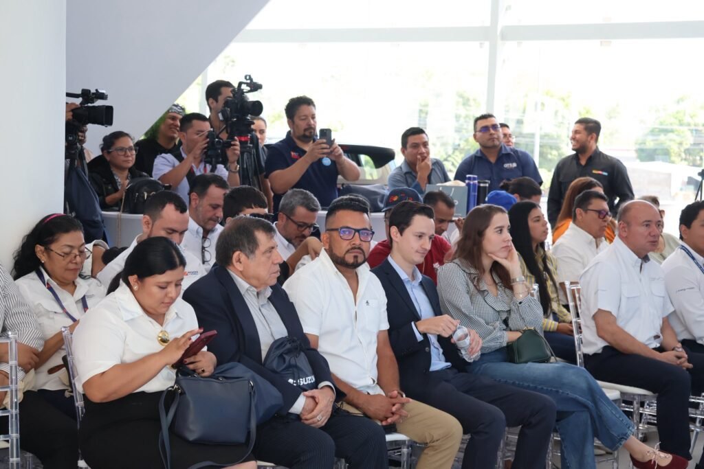 BYD inaugura su primera sucursal en San Miguel y expande su visión de movilidad sostenible en la zona oriental. 2 593425574 122149562684725707 6747966630637915093 n