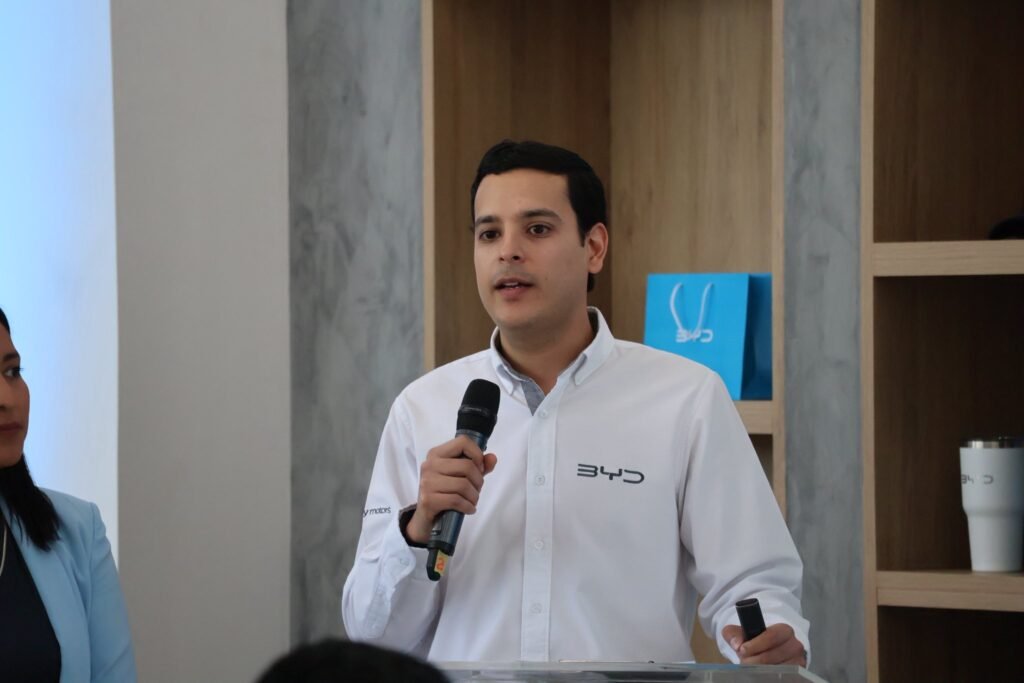 BYD inaugura su primera sucursal en San Miguel y expande su visión de movilidad sostenible en la zona oriental. 4 594988729 122149562942725707 1362476223150084916 n