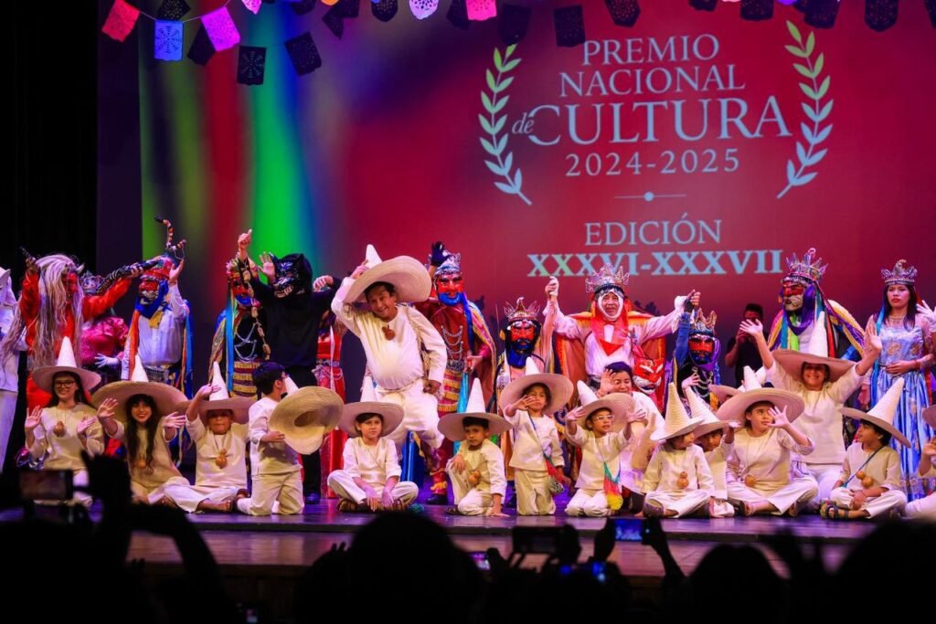 Gobierno entrega el Premio Nacional de Cultura a "El Cipitío" y a Celio López. 1 600299094 1177449957834325 3639619942584059787 n 1