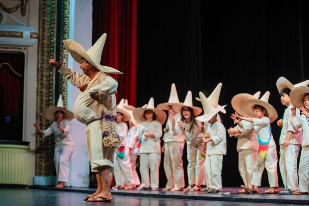 Gobierno entrega el Premio Nacional de Cultura a "El Cipitío" y a Celio López. 2 601344147 1177449557834365 2411028902594670268 n