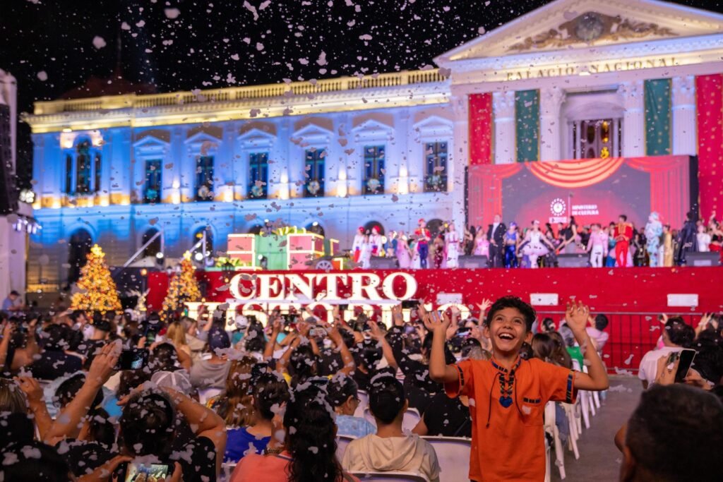 "El Cascanueces" engalana el Centro Histórico de San Salvador. 5 603891431 841777748647805 1195106888682143474 n