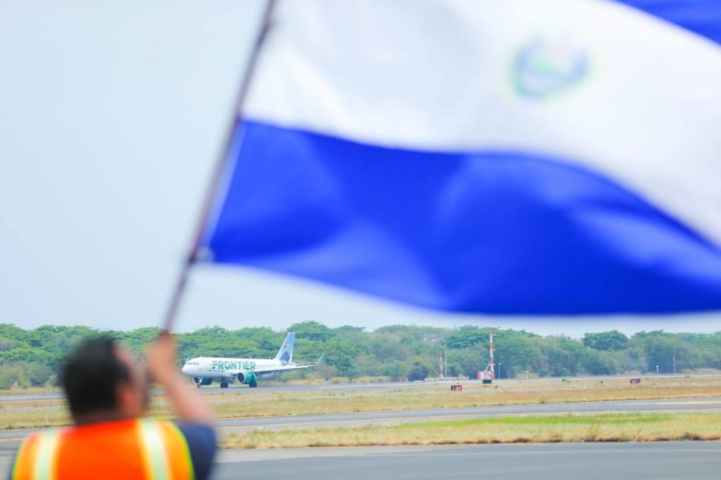 Frontier Airlines lanza servicio directo desde el Aeropuerto Internacional de El Salvador a cinco grandes ciudades americanas. 2 IMG 20210415 215702 162 1024x682 1