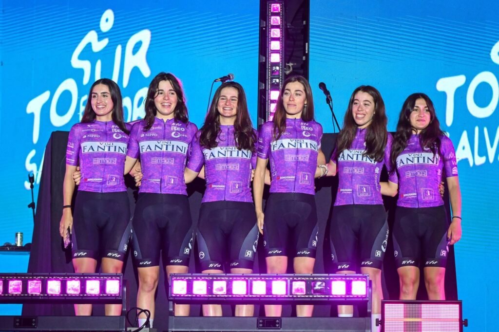 ¡Éxito Total! Multitudinaria inauguración del Tour El Salvador 2026 en el Centro Histórico. 4 615440694 1349564907207775 1893053346936034914 n