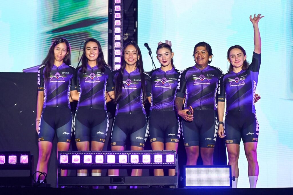 ¡Éxito Total! Multitudinaria inauguración del Tour El Salvador 2026 en el Centro Histórico. 12 615444199 1349564310541168 2001277206199685361 n