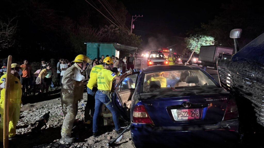 Dos fallecidos tras fuerte colisión en Tecoluca, San Vicente. 2 615557994 1331958305629389 6041392555099454470 n