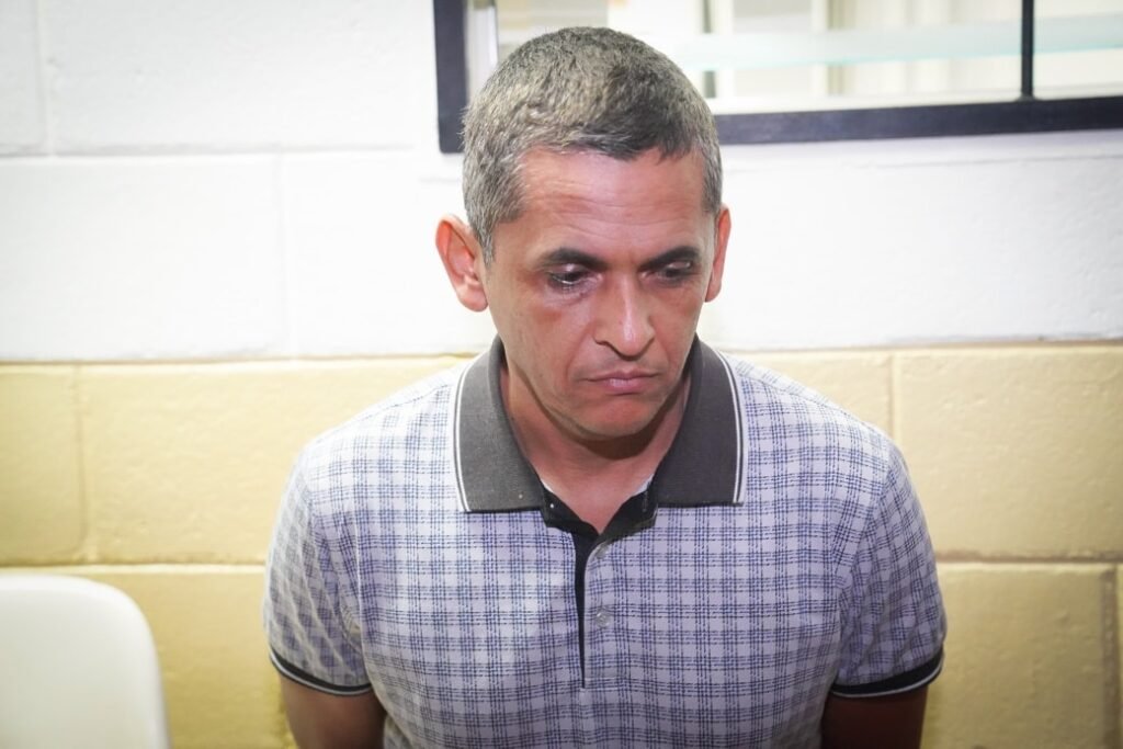 FGR desarticula red de estafadores en operativo nocturno: 16 capturas. 4 617708644 1212142834429916 4818559260983239870 n