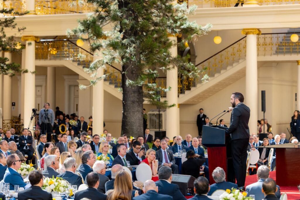 Bukele en el Desayuno Nacional de Oración: "El éxito de El Salvador es un milagro de fe" 2 618365545 1345233914312680 2560744527531774132 n