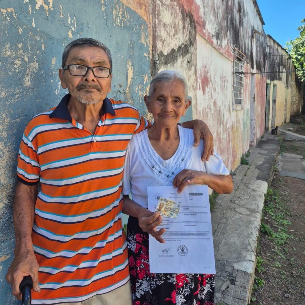 Doña María obtiene su identidad a los 80 años. 2 618402838 1205847008420393 4319262128391003794 n