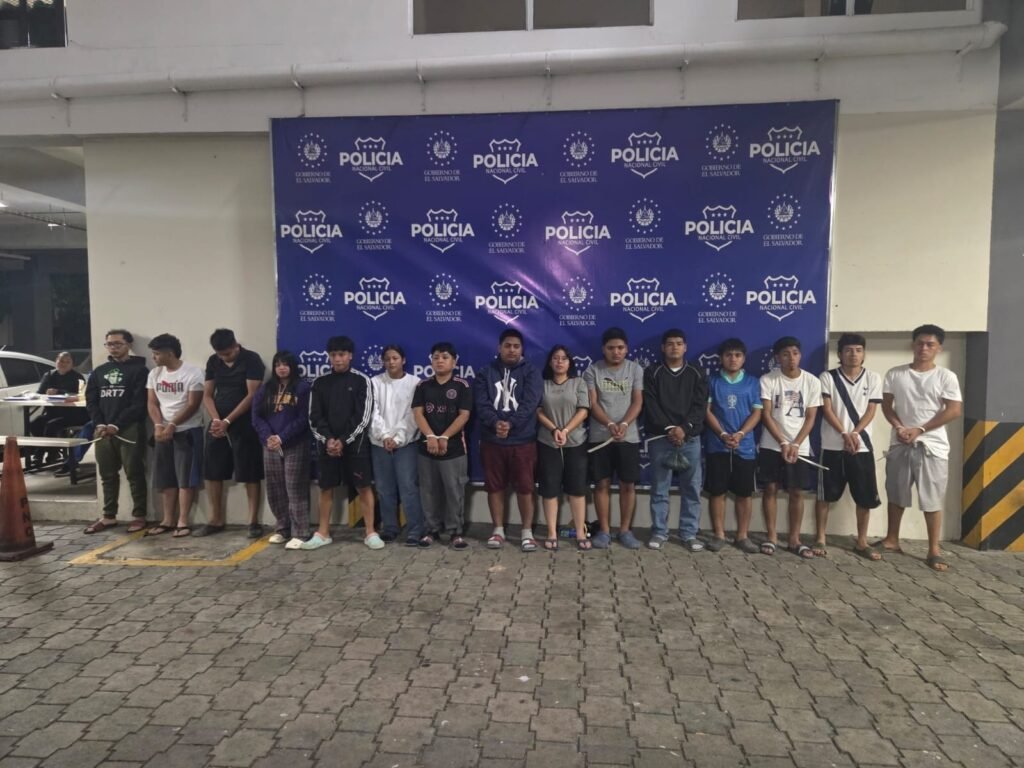 Golpe a la estructura "La Raza": Operativo masivo deja múltiples capturas en la zona central. 1 619276270 1212198501091016 5790096922632589918 n