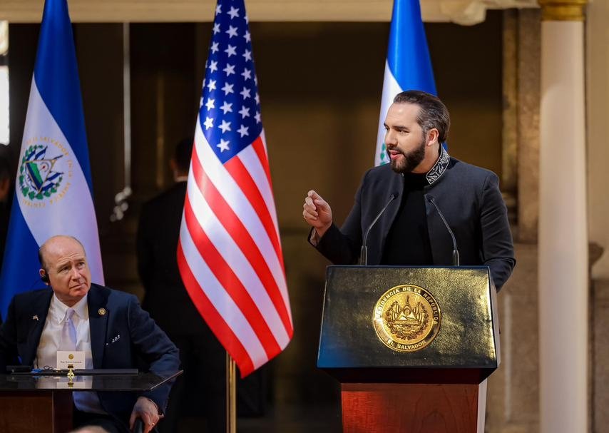 Presidente Bukele lidera el primer Desayuno Nacional de Oración: Un "Milagro" de Fe y Seguridad. 3 dfsdfdsf 2